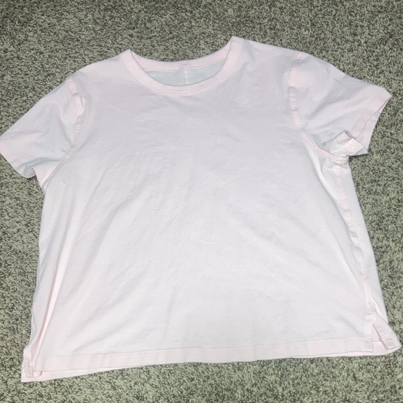 LULULEMON!! super cute pink t shirt - Picture 5 of 6